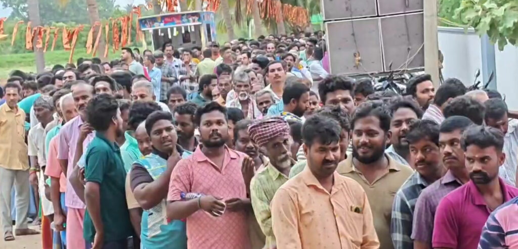 ராசிபுரம் அருகே 15 ஆயிரத்துக்கும் மேற்பட்ட ஆண்கள் மட்டும் பங்கேற்ற திருவிழா.