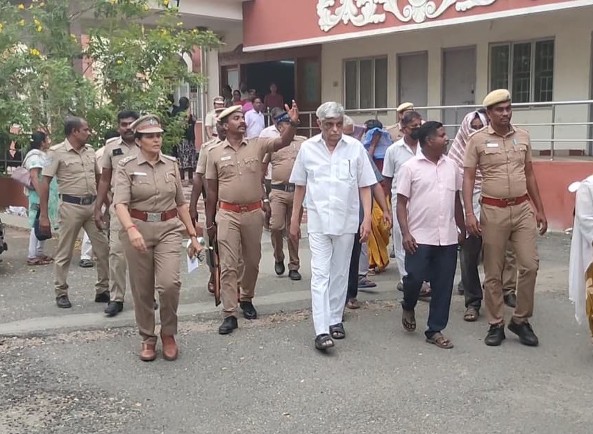 திருச்செங்கோட்டில் பரபரப்பு: 24 ஆண்டுக்கு முந்தைய கூட்டுக்கொள்ளை வழக்கில் டாக்டர் உட்பட 8 பேருக்கு 10 ஆண்டு சிறை!