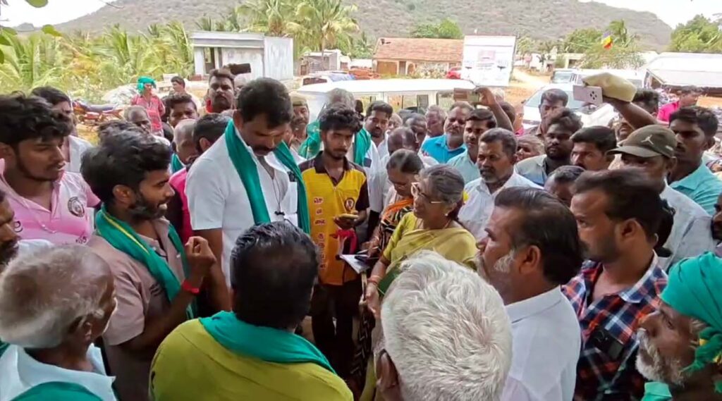 ராசிபுரம் அருகே குடிநீர் கோரி கிராம மக்கள் போராட்டம்.