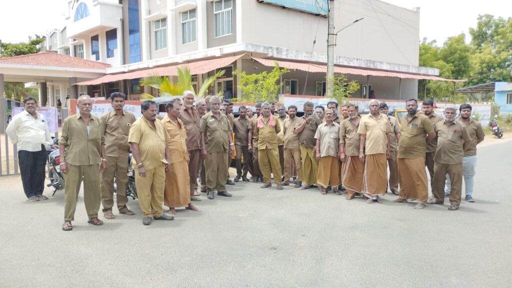 திருச்செங்கோட்டில் ரேப்பிடோ பைக் ரைடர் வாகனங்கள் பறிமுதல்; ரூ.24 ஆயிரம் அபராதம் விதித்த ஆர்.டி.ஓ.